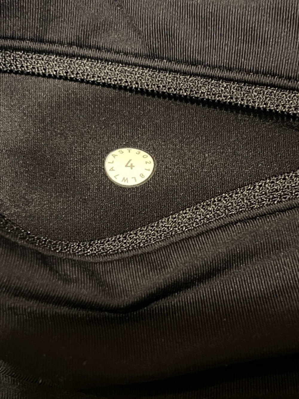 Lululemon High Rise Speed Up Shorts 2.5 inch Size 4 & Size 6 Black & White EUC - Picture 5 of 12